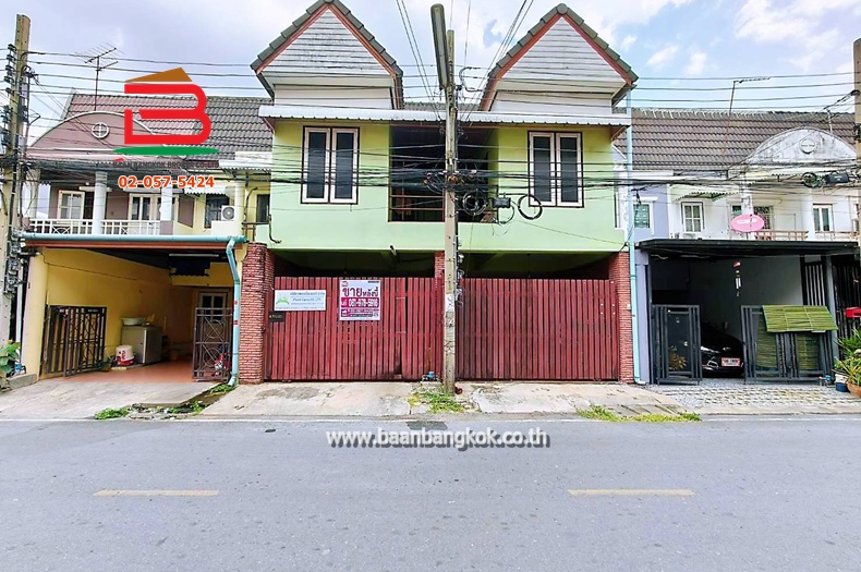 ทาวน์เฮาส์ หมู่บ้านบางใหญ่ซิตี้ เนื้อที่ 32 ตร.ว. (ใกล้ตลาดบางใหญ่ซิตี้ ) ถนนกาญจนาภิเษก ตำบลเสาธงหิน อำเภอบางใหญ่ นนทบุรี