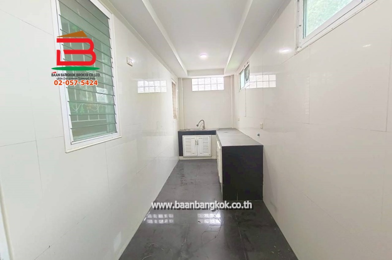 LINE_ALBUM_No. 011097หมู่บ้านฐานมั่นคงบงกช 7_251110_9