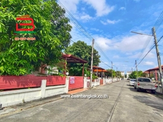 LINE_ALBUM_No. 011097หมู่บ้านฐานมั่นคงบงกช 7_251110_18