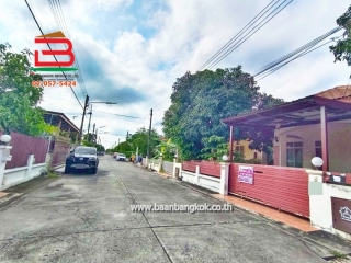 LINE_ALBUM_No. 011097หมู่บ้านฐานมั่นคงบงกช 7_251110_19