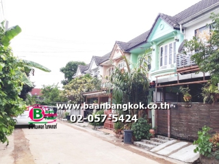 2098, ขาย ทาวน์เฮาส์ 2 ชั้น พร้อมเฟอร์ฯบางส่วน เนื้อที่ 18 ตรว. มี 3 ห้องนอน 2 ห้องน้ำ 1 ห้องครัว โครงการ บุศรินทร์รามอินทรา ซ.พระยาสุเรนทร์ 40 ถนนพระยาสุเรนทร์ เขตมีนบุรี จ.กรุงเทพมหานคร