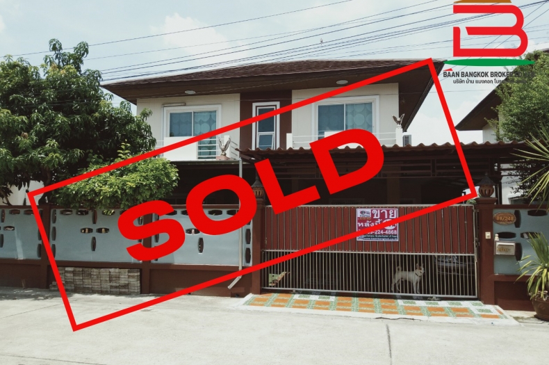 ขาย บ้านเดี่ยว 2 ชั้น พร้อมอยู่ เนื้อที่ 55.6 ตรว. มี 3 ห้องนอน 3 ห้องน้ำ 1 ห้องครัว โครงการ ดุสิตแกรนด์ ปาร์ค ถนนรามอินทรา เขตคลองสามวา จ.กรุงเทพฯ