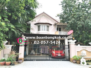 2389, ขาย บ้านเดี่ยว 2 ชั้น หลังมุม พร้อมอยู่+เฟอร์ฯบางส่วน เนื้อที่ 125.1 ตรว. มี 4 ห้องนอน 4 ห้องน้ำ 2 ห้องครัว 2 ห้องนั่งเล่น 1 ห้องรับเเขก 1 ห้องพระ โครงการ ลัดดารมย์ (ซ.27) ถนนสุขาภิบาล 5 เขตสายไหม จ.กรุงเทพมหานคร