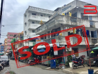 03901, หอพัก 3 ชั้น ซอย ฝ.9 เนื้อที่ 40 ตรว. มี 23 ห้องนอน 23 ห้องน้ำ ถนนทางพิเศษบูรพาวิถี อ.บางเสาธง จ.สมุทรปราการ
