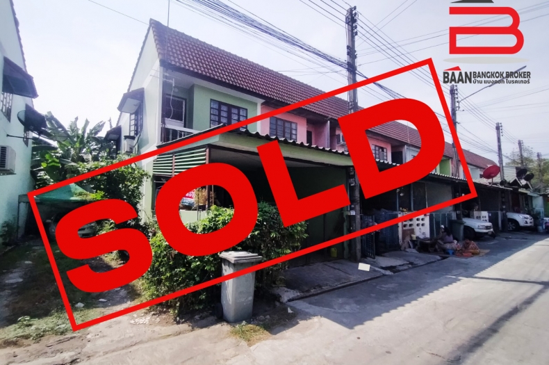 ทาวน์เฮาส์ หมู่บ้าน ฟ้าใสวิวล์ หลังริม เนื้อที่ 16.5 ตรว. ถนนเศรษฐกิจ อ.เมือง จ.สมุทรสาคร
