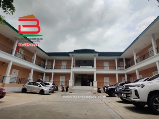 09487, อพาร์ทเมนท์ ภูดิส วิลล์ (ซอยบางนาการ์เด้น 3) เนื้อที่ 2 ไร่ ถนนบางนา-ตราด อำเภอบางเสาธง จังหวัดสมุทรปราการ