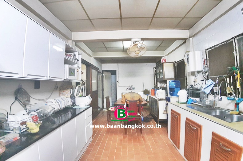 02593 ตลาดสี่มุมเมื่อง_๒๐๐๒๑๗_0001