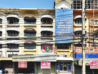 03196, อาคารพาณิชย์ 4.5 ชั้น โครงการ นครบางขัน แยกคลองหลวง เนื้อที่ 14 ตรว. มี 3 ห้องนอน 3 ห้องน้ำ ถนนรังสิต-นครนายก คลองหลวง ปทุมธานี