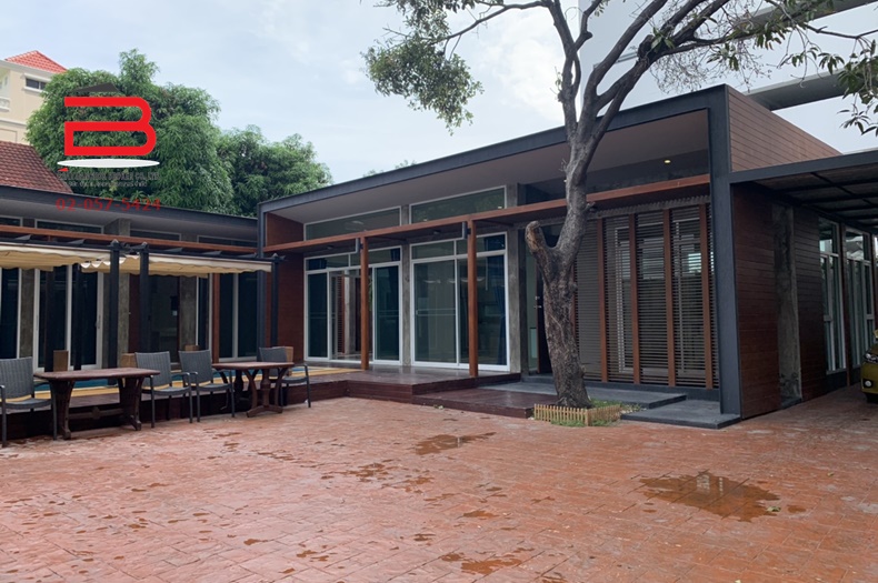ที่ดิน+บ้าน 1 ชั้น ซอยสมาหาร , ซอยสุขุมวิท 4 เนื้อที่ 130 ตรว. ถนนสุขุมวิท เขตคลองเตย