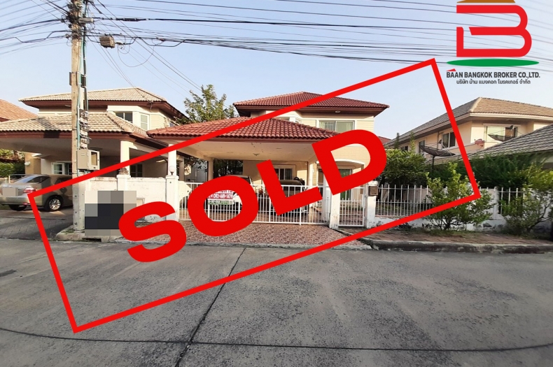 บ้านเดี่ยว หมู่บ้าน ชวนชื่น วัชรพล (ซอยรามอินทรา 65 แยก 8) เนื้อที่ 60.8 ตรว. ใกล้แฟชั่นไอส์แลนด์ ถนนรามอินทรา แขวงท่าแร้ง เขตบางเขน จ.กรุงเทพฯ