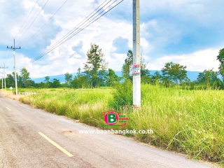 03273, ที่ดินถมแล้ว อยู่ตรงข้ามกับทอสกานา วัลเล่ เขาใหญ่ เนื้อที่ 870 ตรว. ถนนปากช่อง-วังน้ำเขียว (3052) ปากช่อง นครราชสีมา