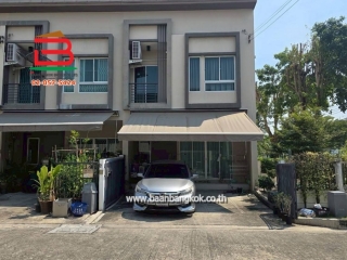 11561, ทาวน์โฮม บ้านกลางเมือง เนื้อที่ 30.2 ตรว. เฉลิมพระเกียรติร.9 ซอย 28 แขวงดอกไม้ เขตประเวศ