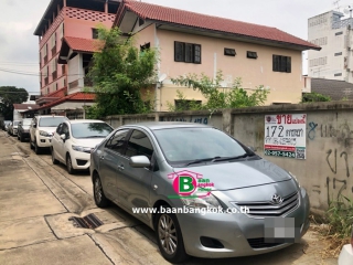 03464, ที่ดินถมเเล้วเต็มพื้นที่ อยู่ในตลาดรังสิต ระหว่างซอย 7กับ9 เนื้อที่ 172 ตรว. ถนนปทุมฯ-รังสิต ธัญบุรี ปทุมธานี