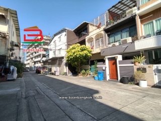 10548, ขาย/เช่า ทาวน์โฮม เนื้อที่ 14 ตร.ว. ซอยสุขุมวิท 16 (ซอยไผ่สิงห์โต) ถนนสุขุมวิท แขวงคลองเตย เขตคลองเตย  