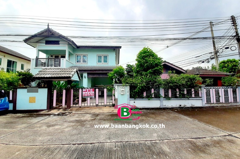 บ้านเดี่ยว 2 ชั้น หลังมุม โครงการ บ้านฟ้าปิยรมย์ อิงนที เฟส 4 เนื้อที่ 84 ตรว. มี 4 ห้องนอน 3 ห้องน้ำ ถนนลำลูกกา อ.ลำลูกกา จ.ปทุมธานี