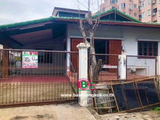03776, ที่ดินพร้อมบ้านเดี่ยว 1 ชั้น ซอย 20 มิถุนา แยก 5-11 เนื้อที่ 66 ตรว. มี 2 ห้องนอน 1 ห้องน้ำ ถนนรัชดาภิเษก เขตห้วยขวาง