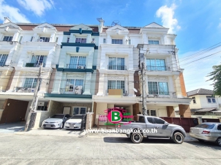 03774, ทาวน์โฮม 4 ชั้น โครงการ พลัสพาร์ค อเวนิว เนื้อที่ 21.3 ตรว. มี 4 ห้องนอน 5 ห้องน้ำ ถนนสุขุมวิท เขตบางนา