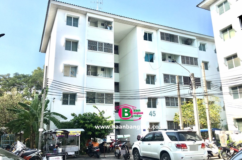 คอนโดมิเนียม โครงการ บ้านเอื้ออาทรรามอินทรา (คู้บอน) สูง 5 ชั้น อยู่ชั้นที่ 3 เนื้อที่ 33 ตรม. มี 1 นอน 1 น้ำ ถนนรามอินทรา เขตบางเขน