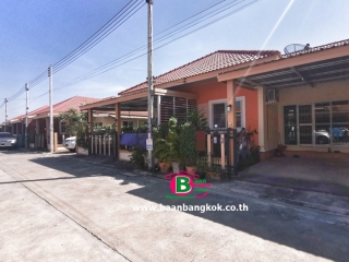 03754, ทาวน์เฮาส์ 1 ชั้น โครงการ วาสนา เนื้อที่ 21 ตรว. มี 2 ห้องนอน 1 ห้องน้ำ ถนนอุทัย-ท่าเรือ อ.อุทัย จ.อยุธยา
