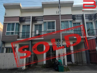 03695, ทาวน์เฮาส์ 2 ชั้น โครงการ ศุภาลัย เบลล่า ลำลูกกา คลอง 4 เนื้อที่ 16.6 ตรว. มี 3 ห้องนอน 2 ห้องน้ำ ถนนพระองค์เจ้าสาย คลอง 4 อ.ลำลูกกา จ.ปทุมธานี