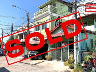 06863, ทาวน์เฮาส์ 2 ชั้น โครงการ อัมรินทร์นิเวศน์ 3 ผัง 4 เนื้อที่ 16 ตรว. มี 2 ห้องนอน 2 ห้องน้ำ ถนนพหลโยธิน เขตสายไหม