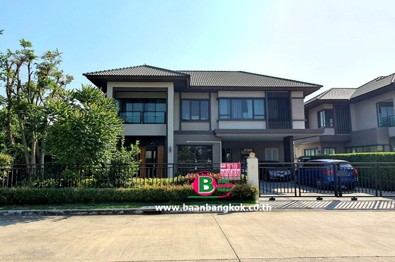 ไลฟ์ บางกอก บูเลอวาร์ด ราชพฤกษ์-รัตนาธิเบศร์ บ้านเดี่ยวหลังใหญ่ 4 นอน 4 น้ำ ห้องนอนชั้นบนมี Walk in Closet+ห้องน้ำในตัวทุกห้อง+ต่อเติมห้องพระสวยงาม ขายพร้อมเฟอร์ฯทั้งหมด พร้อมอยู่ ถนนราชพฤกษ์ จ.นนทบุรี