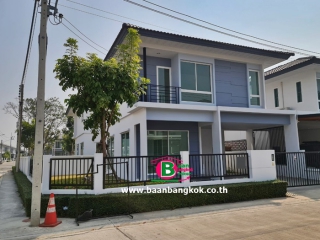 03852, บ้านเเฝดหลังใหญ่  2 ชั้น หลังมุม โครงการ กรูฟวิลล์ อยุธยา 3 เนื้อที่ 47 ตรว. มี 3 ห้องนอน 2 ห้องน้ำ ถนนสายเอเชียอยุธยา-กรุงเทพฯ อ.อุทัย จ.อยุธยา