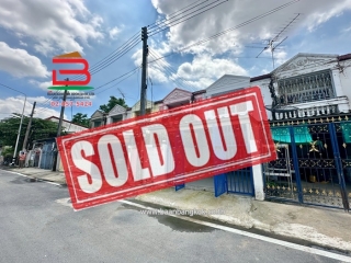 10757, ทาวน์เฮาส์ 2 ชั้น ซอยรังสิต-นครนายก 61 เนื้อที่ 18.4 ตรว. ถนนรังสิต-นครนายก ตำบลประชาธิปัตย์ อำเภอธัญบุรี จังหวัดปทุมธานี