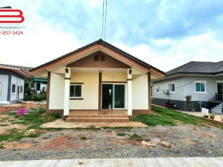 04084, บ้านเดี่ยว 1 ชั้น ข้างวัดศรีษะสิบวราราม เนื้อที่ 100 ตรว. มี 2 ห้องนอน 1 ห้องน้ำ ถนนมิตรภาพทางหลวงหมายเลข 2 อ.เมือง จ.นครราชสีมา