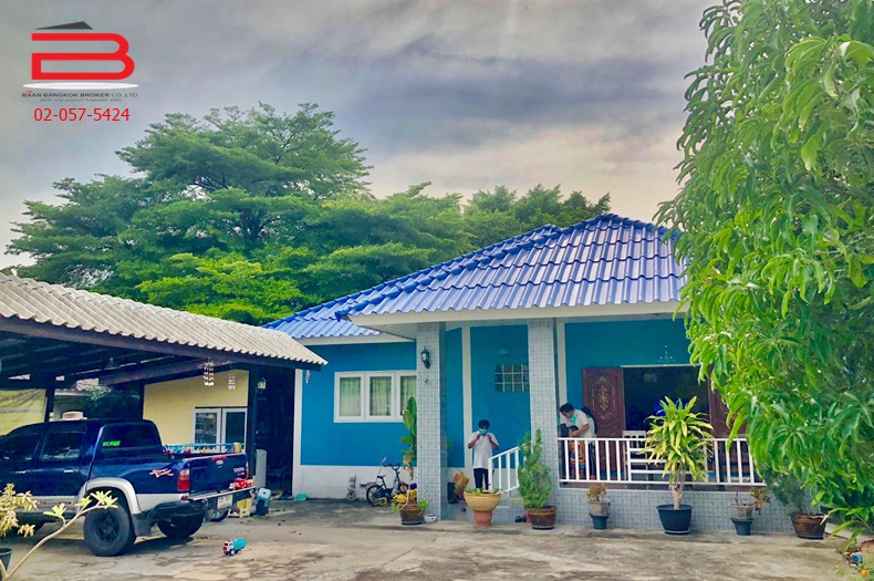 บ้านเดี่ยว 1 ชั้น หลังริม ซอยคู้บอน 25 แยก 9 เนื้อที่ 125 ตรว. มี 3 ห้องนอน 2 ห้องน้ำ ถนนคันนายาว เขตคันนายาว