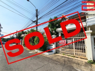 08041, ทาวน์เฮาส์ หมู่บ้าน สลิดดา เนื้อที่ 28.8 ตรว. ถนนลาดพร้าว เขตห้วยขวาง