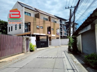10967, ทาวน์โฮม ซอยลาดพร้าว 96 เนื้อที่ 19.3 ตรว. ถนนลาดพร้าว เขตวังทองหลาง