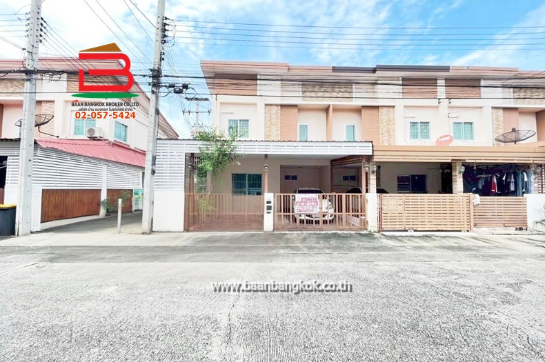 ทาวน์เฮาส์ หลังริม หมู่บ้าน เดอะเฟิร์สโฮม วงแหวน-ลำลูกกาคลอง3 เนื้อที่ 26.5 ตรว. ถนนพหลโยธิน ต.คูคต อ.ลำลูกกา จ.ปทุมธานี