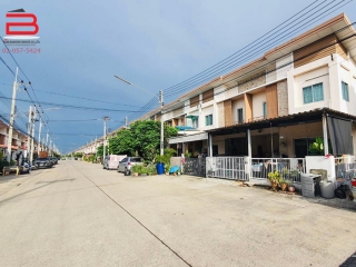04237, ทาวน์โฮม 2 ชั้น หลังมุม โครงการ เดอะเฟิร์สโฮม ลำลูกกา เนื้อที่ 24.8 ตรว. มี 4 ห้องนอน 2 ห้องน้ำ ถนนพหลโยธิน อ.ลำลูกกา จ.ปทุมธานี