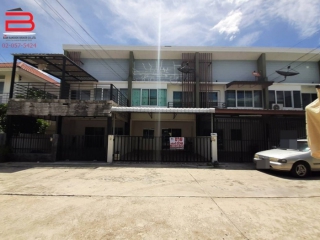 06858, ทาวน์เฮาส์ 2 ชั้น โครงการ โอบทรัพย์ เนื้อที่ 20.8 ตรว. มี 3 ห้องนอน 2 ห้องน้ำ ถนนมาลัยแมน อ.เมือง จ.นครปฐม