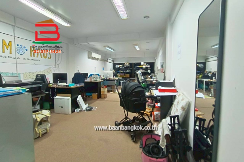 LINE_ALBUM_No.11276 อาคารพาณิชย์ ลาดพร้าว_251208_21