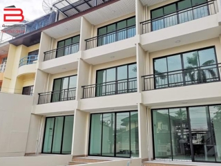 06527, อาคารพาณิชย์ 4 ชั้น ซอยพหลโยธิน 56 แยก 1 เนื้อที่ 27.2 ตรว. มี 4 ห้องนอน 5 ห้องน้ำ ถนนพหลโยธิน เขตสายไหม 