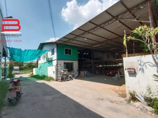 06567, โกดัง 2 ชั้น ซอยสุขสำราญ เนื้อที่ 134 ตรว. มี 2 ห้องนอน 1 ห้องน้ำ ถนนบ้านกล้วย-ไทรน้อย อ.บางบัวทอง จ.นนทบุรี