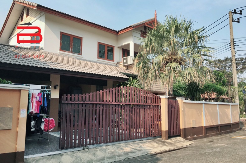 บ้านเดี่ยว 2 ชั้น หลังมุม โครงการ ฟ้าปิยรมย์ เฟส 6 เนื้อที่ 72 ตรว. มี 3 ห้องนอน 2 ห้องน้ำ ถนนลำลูกกา อ.ลำลูกกา จ.ปทุมธานี