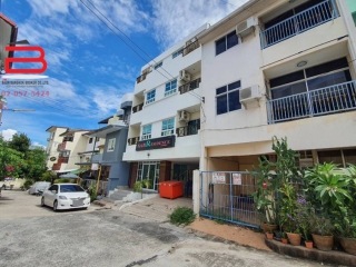 06767, ทาวน์โฮม 3 ชั้น ซอยทัพพระยา 15 เนื้อที่ 28 ตรว. มี 4 ห้องนอน 3 ห้องน้ำ ถนนสุขุมวิท อ.บางละมุง จ.ชลบุรี