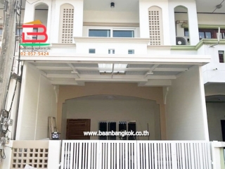 10592, ทาวน์เฮาส์ หมู่บ้าน บ้านฟ้ารังสิต คลอง 4 เนื้อที่ 16 ตรว. ใกล้สวนสนุกดรีมเวิลด์, โลตัสคลอง 4 ถนนรังสิต-นครนายก ต.บึงยี่โถ อ.ธัญบุรี จ.ปทุมธานี