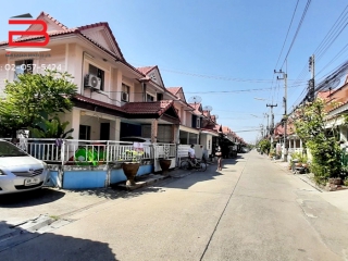 06745, ทาวน์เฮาส์ หมู่บ้าน พฤกษา ดี เนื้อที่ 23.9 ตรว. ถนนรังสิต-นครนายก อ.คลองหลวง จ.ปทุมธานี