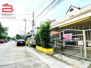 07081,  ทาวน์เฮาส์ 2 ชั้น  โครงการ วัฒกาญจน์ รัตนาธิเบศร์-ไทรม้า เนื้อที่ 27.1 ตร.ว. ถนนรัตนาธิเบศร์ อำเภอเมืองนนทบุรี จังหวัดนนทบุรี 
