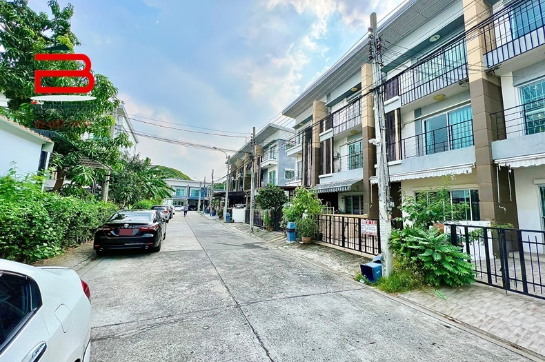 ทาวน์โฮม หมู่บ้าน มายเพลส นวมินทร์ 72 เนื้อที่ 19.4 ตรว. ถนนนวมินทร์ เขตบึงกุ่ม