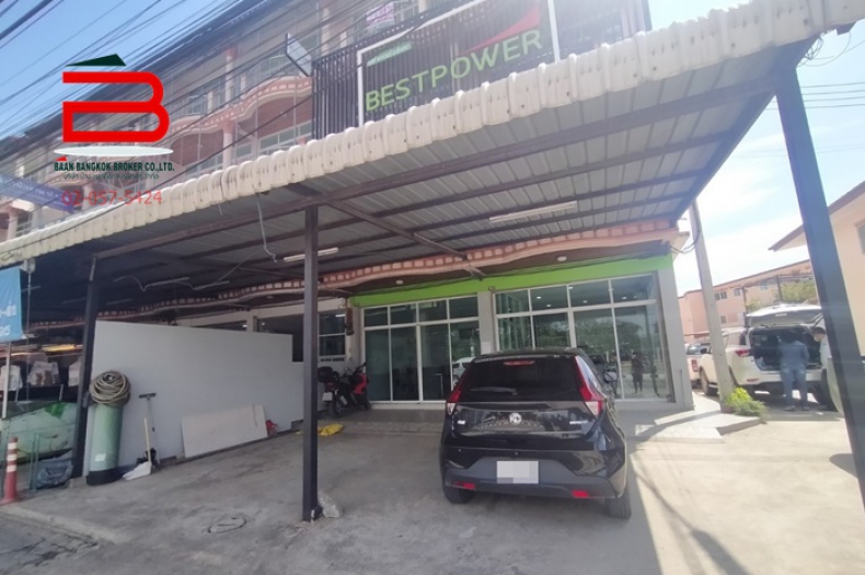 อาคารพาณิชย์ แยก พล.ร.11 (แยกคอมเพล็กซ์) เนื้อที่ 50.4 ตรว. ถนนสุวินทวงศ์ อ.เมืองฉะเชิงเทรา จ.ฉะเชิงเทรา