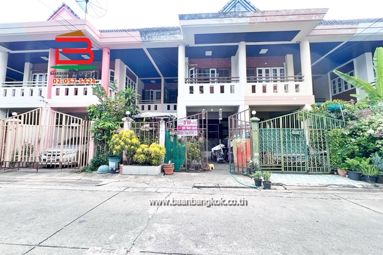 ทาวน์เฮาส์ เนื้อที่ 20 ตรว. หมู่บ้าน บดินทรรักษา 4  (คู้บอน27แยก25) ถนนคู้บอน แขวงท่าแร้ง เขตบางเขน