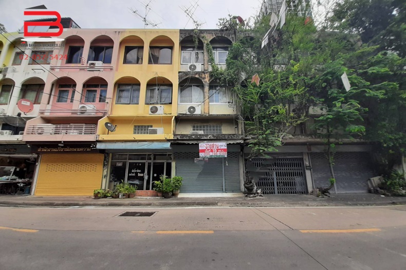 อาคารพาณิชย์ ซอยลาดพร้าว 15 หลังริม เนื้อที่ 15 ตรว. ถนนลาดพร้าว เขตจตุจักร