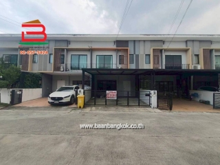 11596, ทาวน์โฮม เดอะคอนเนค 12 รามอินทรา 65 แยก 2-2-2 (ใกล้เพลินนารี่มอลล์) เนื้อที่ 21.4 ตรว. แขวงท่าแร้ง เขตบางเขน 