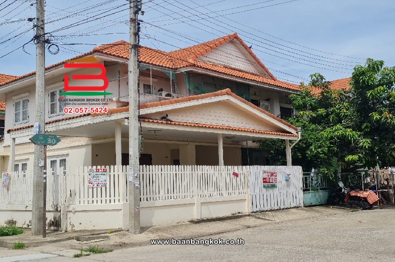 ทาวน์เฮาส์ โครงการ พฤกษา 31 พุทธมณฑลสาย 5 เนื้อที่ 26.1 ตารางวา ตรงข้ามโรงเรียนบ้านคลองโย่ง ถนนดาวทอง ตำบลมหาสวัสดิ์ อำเภอพุทธมณฑล จังหวัดนครปฐม   