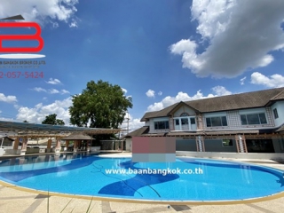 3-2881_s__7562856213